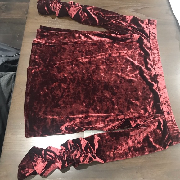 Vince Camuto New Ruched off the shoulder top Large - Picture 8 of 8